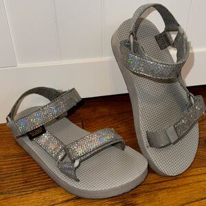 Kids size 12 Tevas